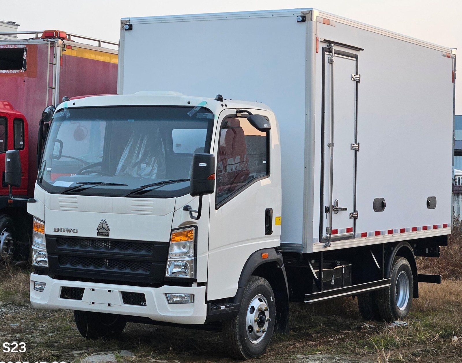 HOWO 4X2 4x4 Rhd Refrigerated Box Truck Chilled Lorry Cold Chian Insulated Curtainsider Thermo King - Image 2
