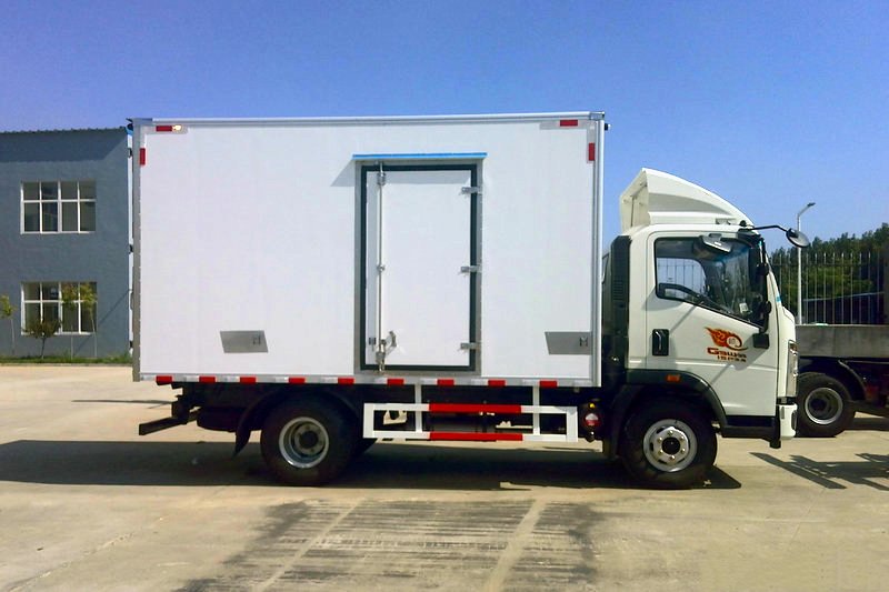 HOWO 4X2 4x4 Rhd Refrigerated Box Truck Chilled Lorry Cold Chian Insulated Curtainsider Thermo King - Image 6