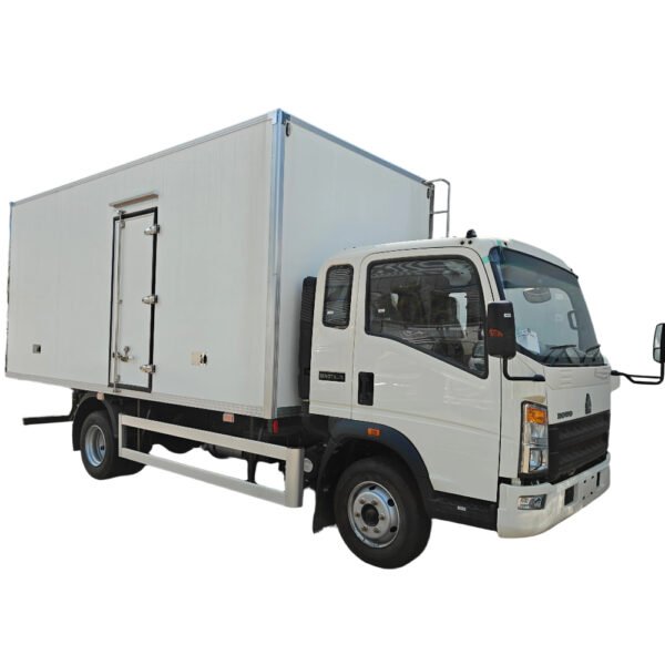 Sinotruk HOWO 4X2 4X4 10 Tons Live Fish Meat Transport Vehicle Refrigerator Box Cooling Refrigerated Truck with Thermo King Freezer