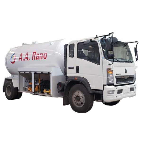 5000L LPG Bobtail Truck HOWO Liquified Petroleum Gas Tanker Bobtail in Nigeria