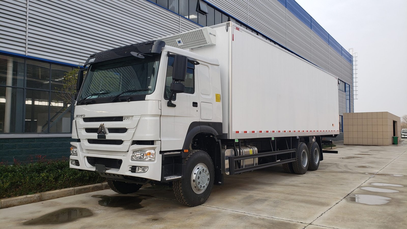 10 wheels HOWO 6m Cargo Box Freezer Refrigerator Van Truck Refrigerator Box Truck - Image 7