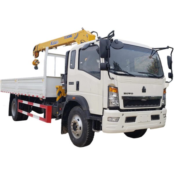 Sinotruk HOWO 5tons Truck Mounted Telescopic Boom Crane for Construction Material Transportation