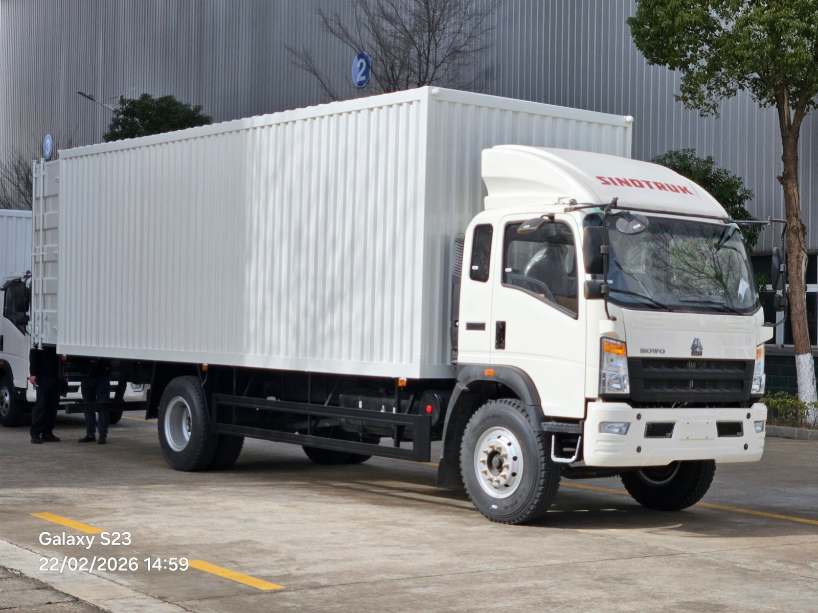 4ton/5ton/6ton Light Van Cargo Truck Commercial with Rear Hydraulic Lifting Platform - Image 12