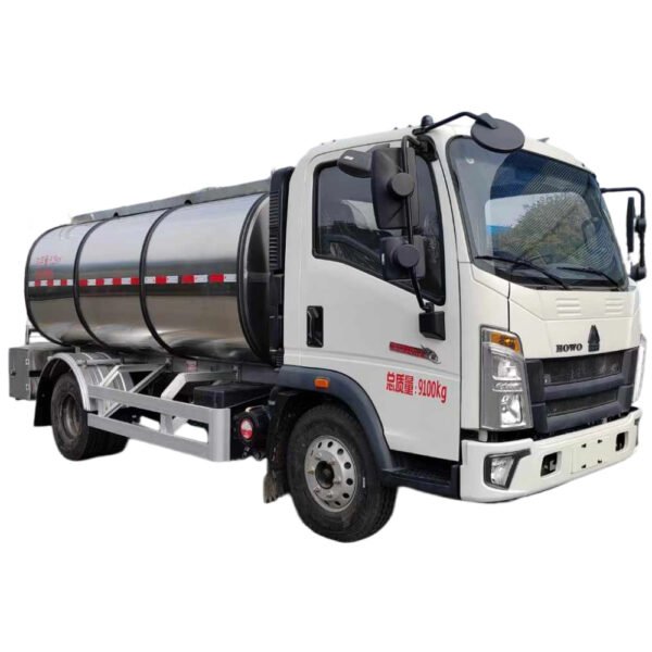 Sinotruk HOWO Water Tank Truck 5tons Drinking Water Delivery Truck 5000liters Water Delivery Truck SUS304 Food Grade Drinking Water Tank Truck