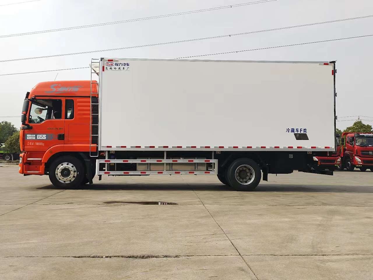 HOWO 6X4 20 Ton Refrigerated Truck for Burkina Faso Sale New Refrigerated Truck for Food Transport - Image 10