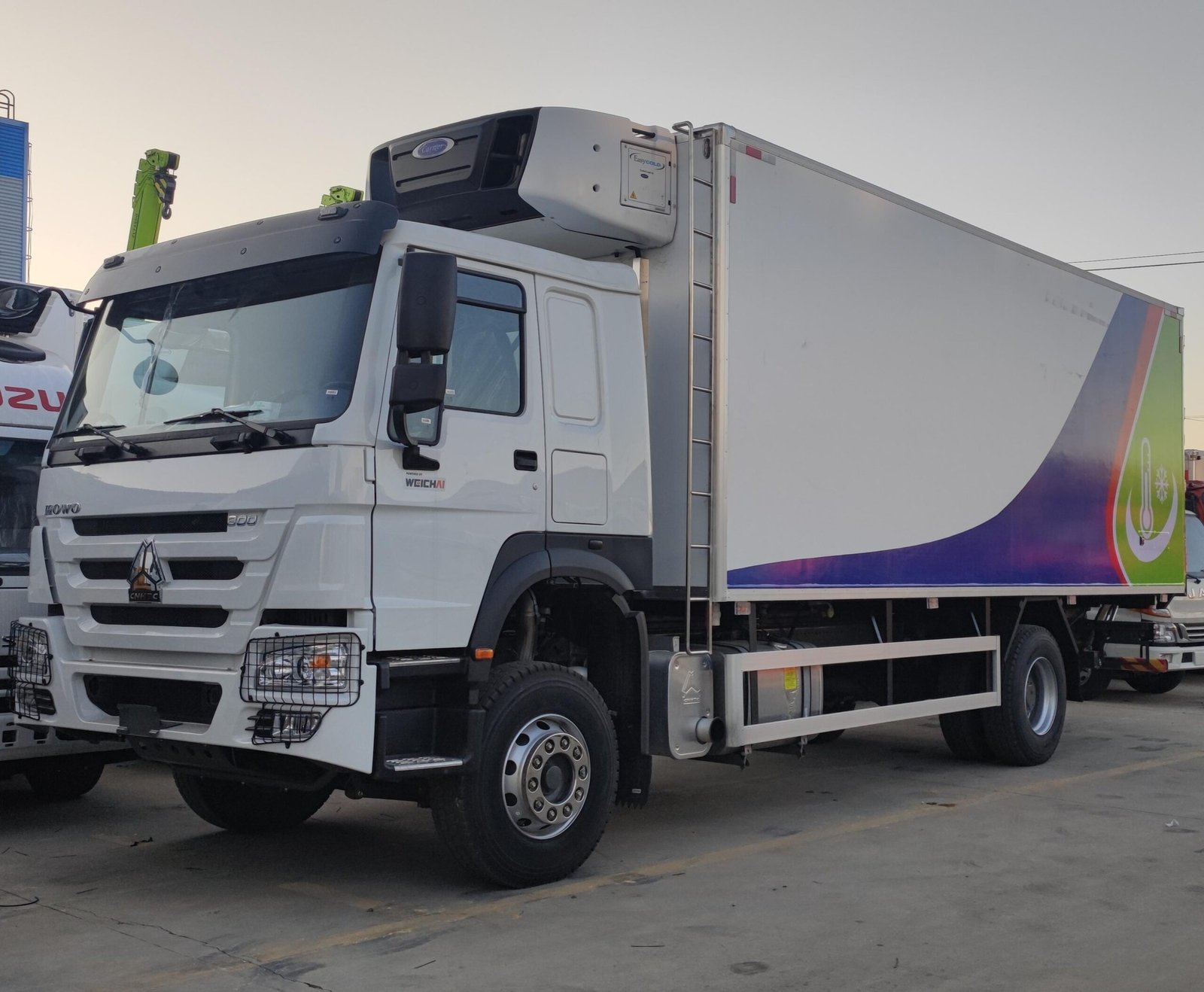 HOWO 6X4 20 Ton Refrigerated Truck for Burkina Faso Sale New Refrigerated Truck for Food Transport - Image 3