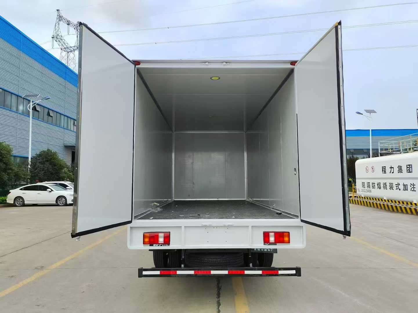 4ton/5ton/6ton Light Van Cargo Truck Commercial with Rear Hydraulic Lifting Platform - Image 7