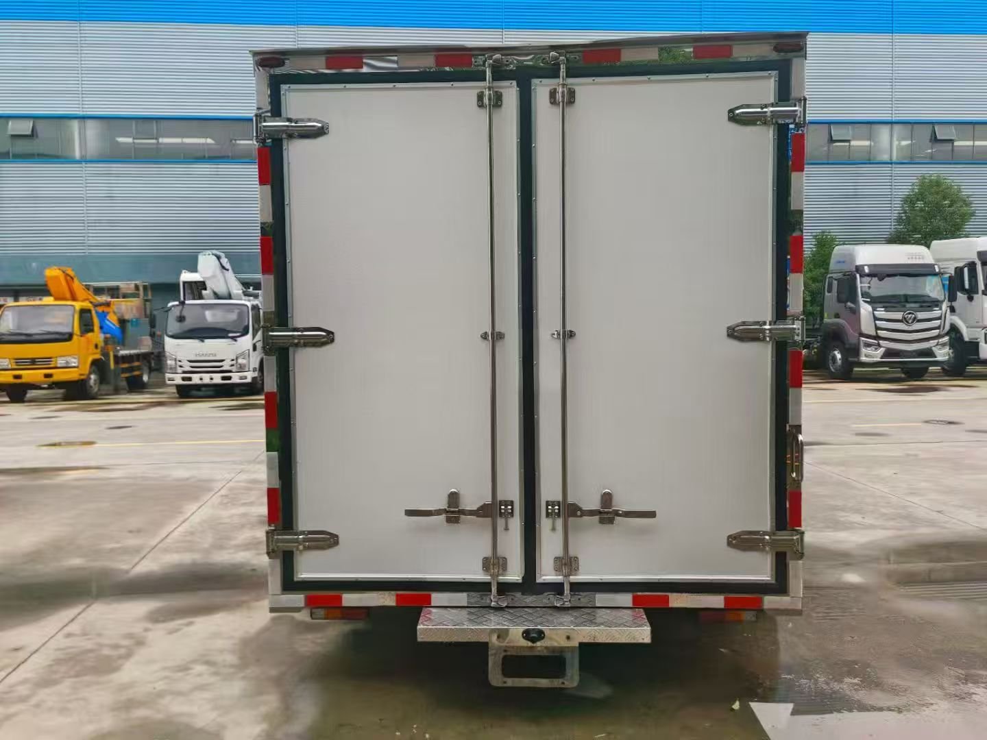 Refrigerated insulated box trailer Customized Freezer Refrigerated Truck Box CKD Fiberglass Van Cargo Body - Image 10
