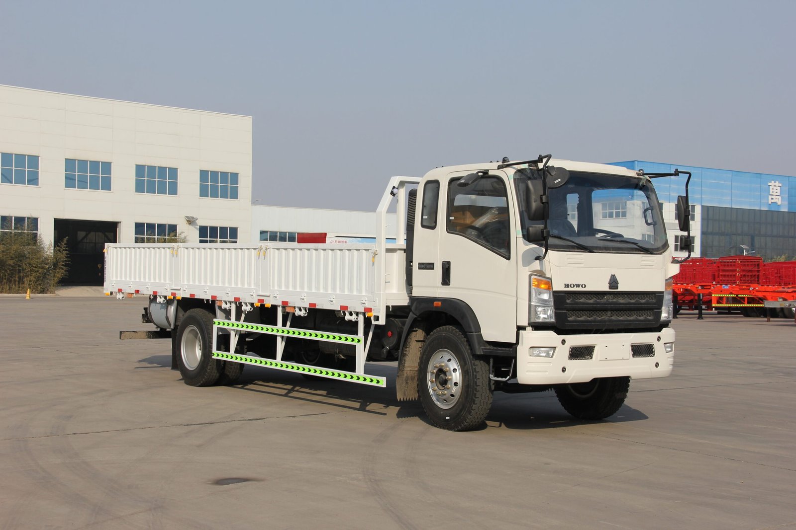 4ton/5ton/6ton Light Van Cargo Truck Commercial with Rear Hydraulic Lifting Platform - Image 3