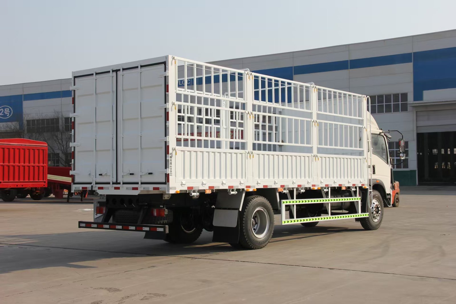 4ton/5ton/6ton Light Van Cargo Truck Commercial with Rear Hydraulic Lifting Platform - Image 6