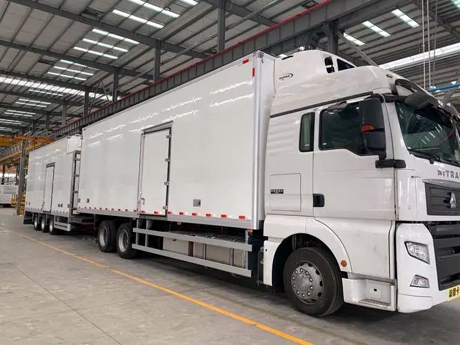 3axles Freezer Refrigerator Box Truck with Freezer Food Refrigerated Semi-Trailer Double-axis trailer Refrigerated truck - Image 4